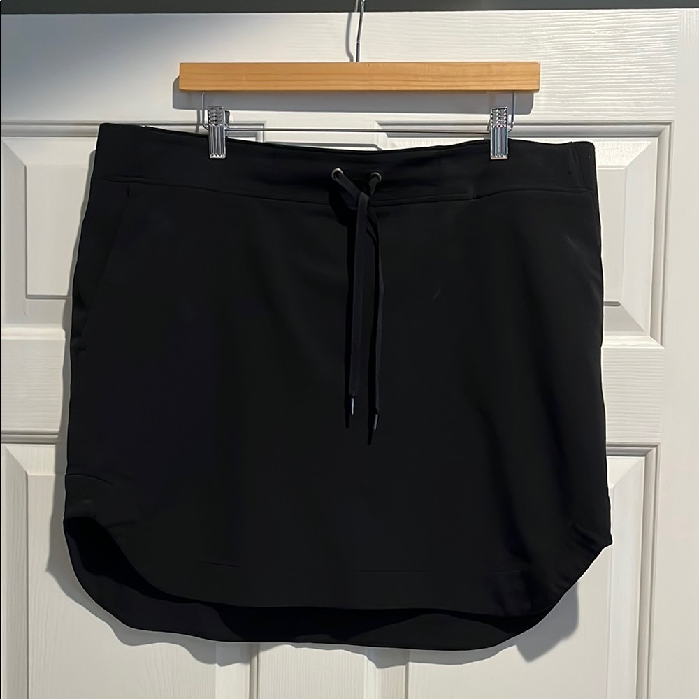Black Women's Athleta Skirt